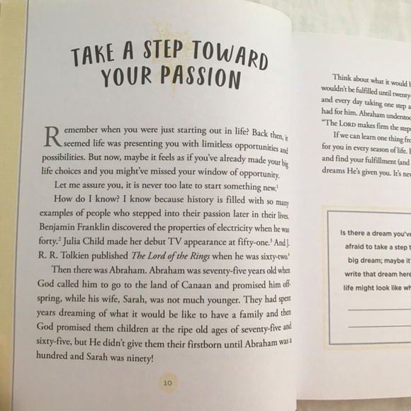๐3/$35 The Year of Living Happy 100 Day Devotional Journal Book Hardcover - Picture 10 of 11